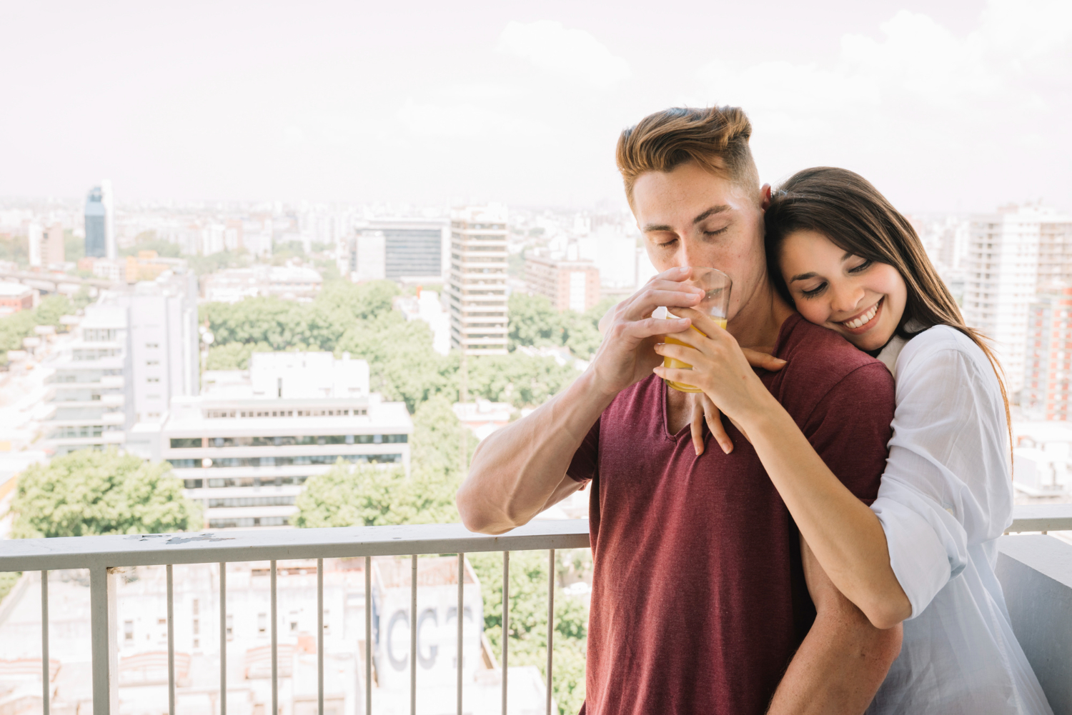 Pareja escogiendo proyectos de vivienda en Panama